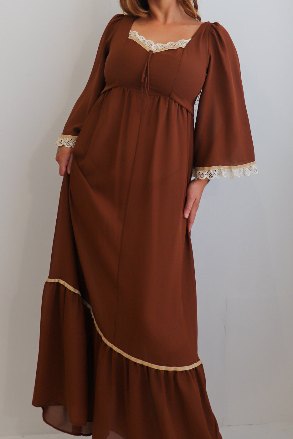 70s Brown Lace Trim Prairie