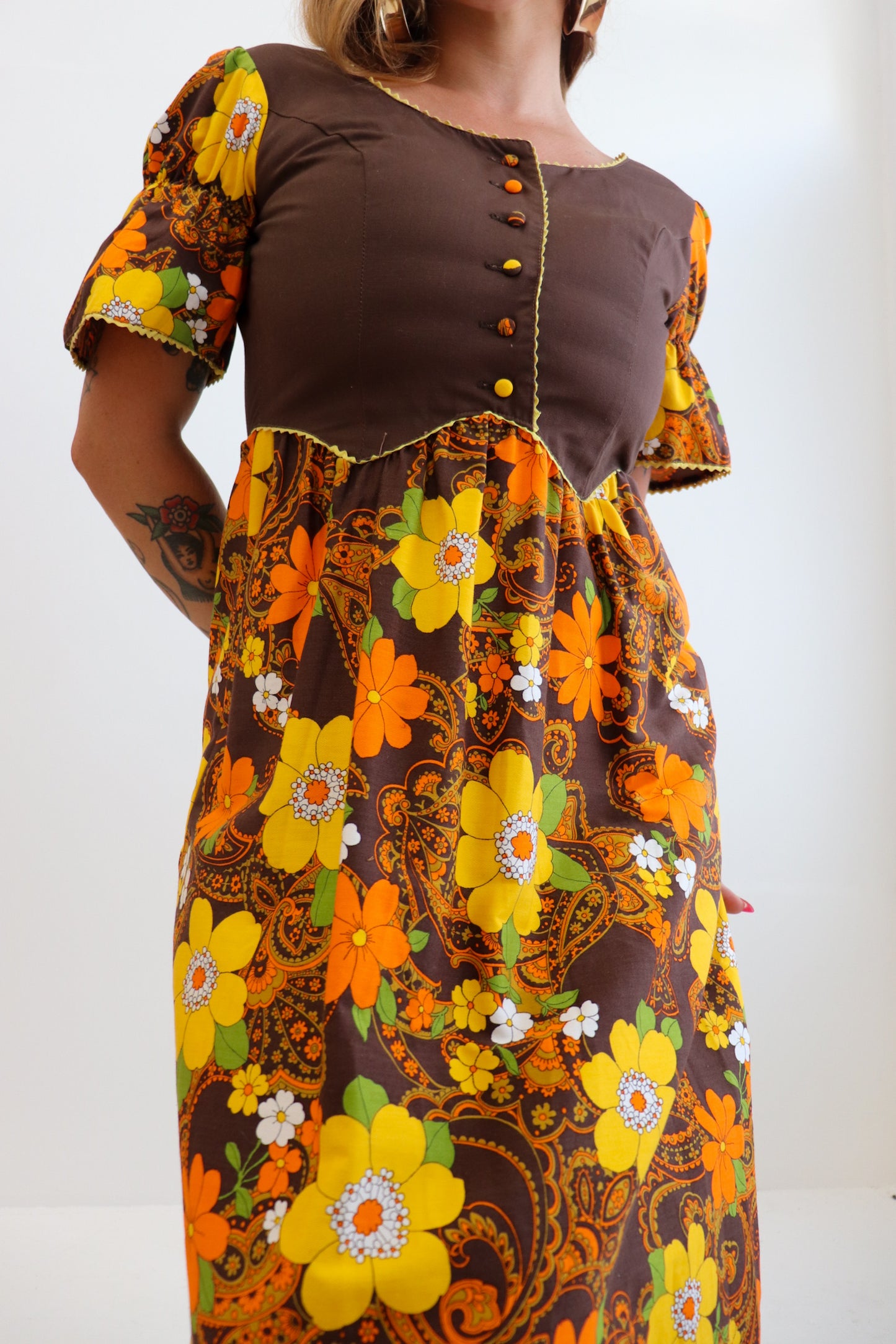 70s Floral Earthy Prairie