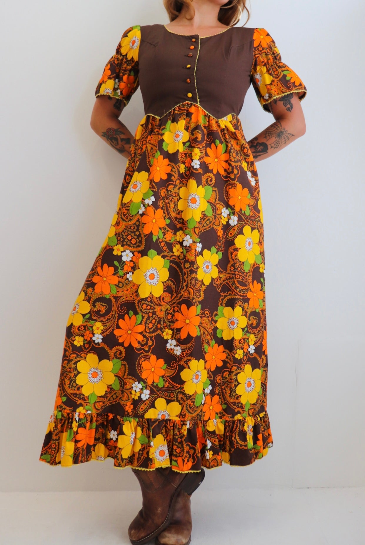 70s Floral Earthy Prairie