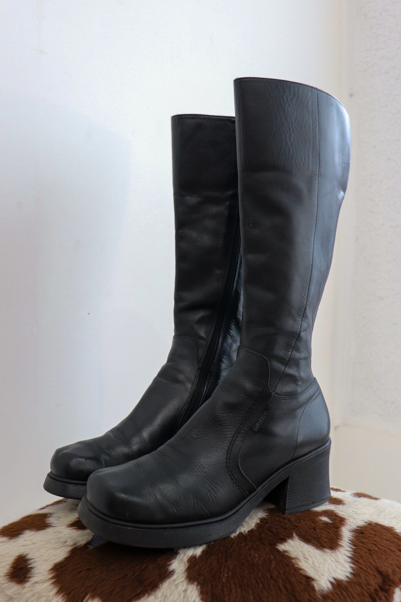 90s Black Leather Boots