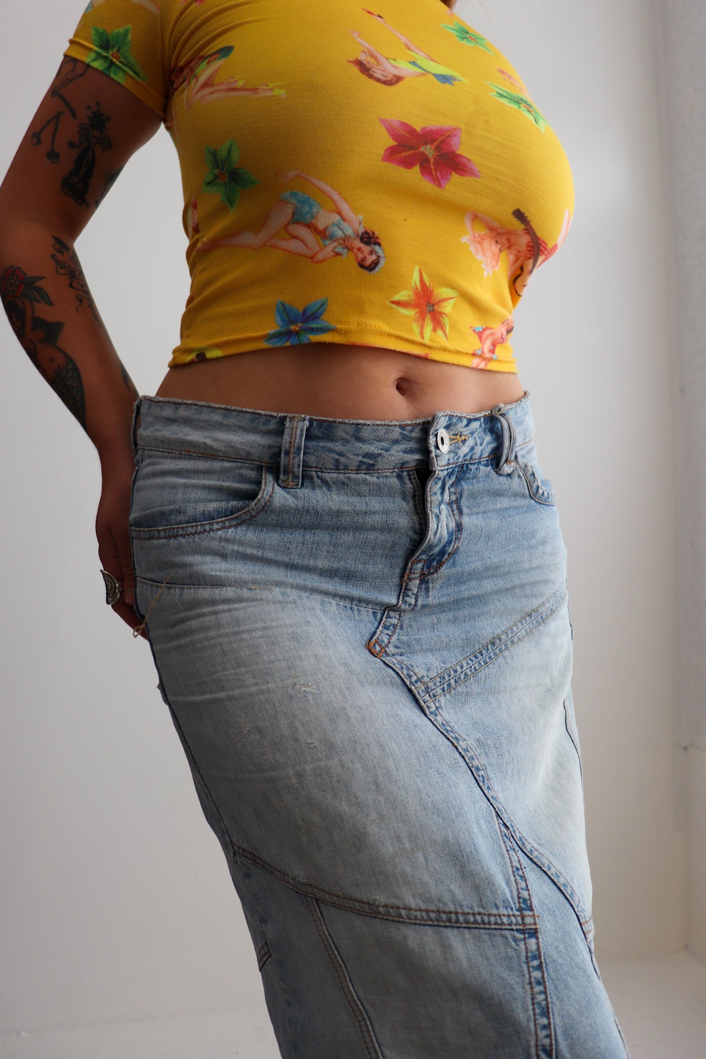 90s Yellow Pin-Up Girl Tee